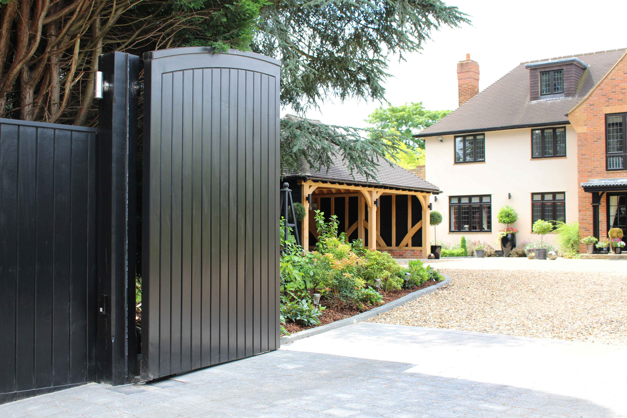 Automated Oak Gates.jpg